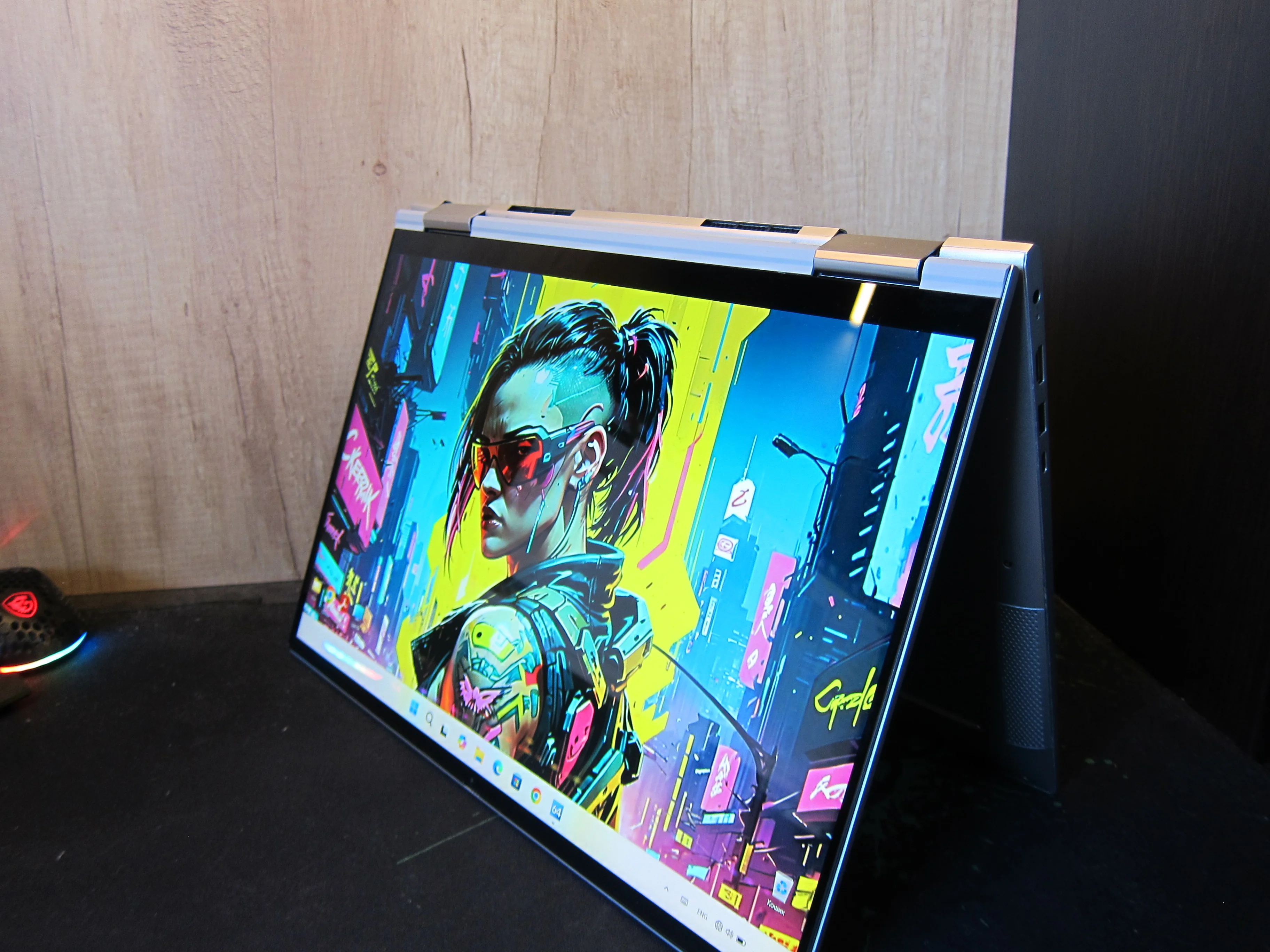 Dell Inspiron 7706 2n1 X360 сенсорный /17.3" 4K IPS 2560 x 1600 /Intel Core i7/Ram 16 g